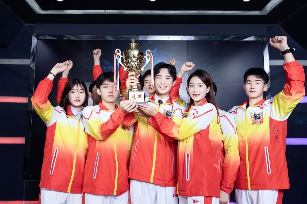 sҫഺߡ|2022ӭ\(yn)AУH늸(jng)(lin)ِ_Ѫ(zhn)